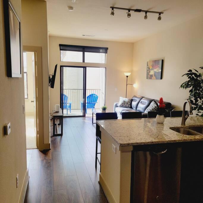 Relaxing Pool View Apt Reliant Stadium/Medical Center ヒューストン エクステリア 写真